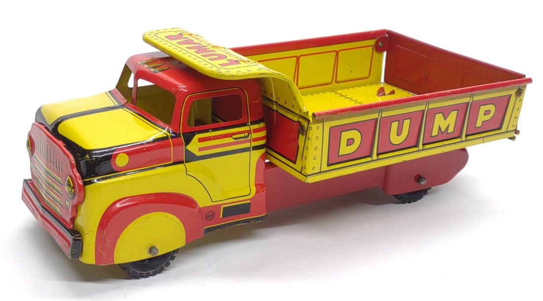 Marx Lumar Construction Co. Dump Truck Tin Toy (1 of 8)