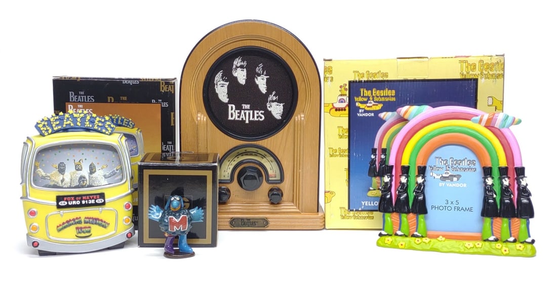 (4) The Beatles Radio, Gartlan Fig. & Photo Frames (1 of 10)
