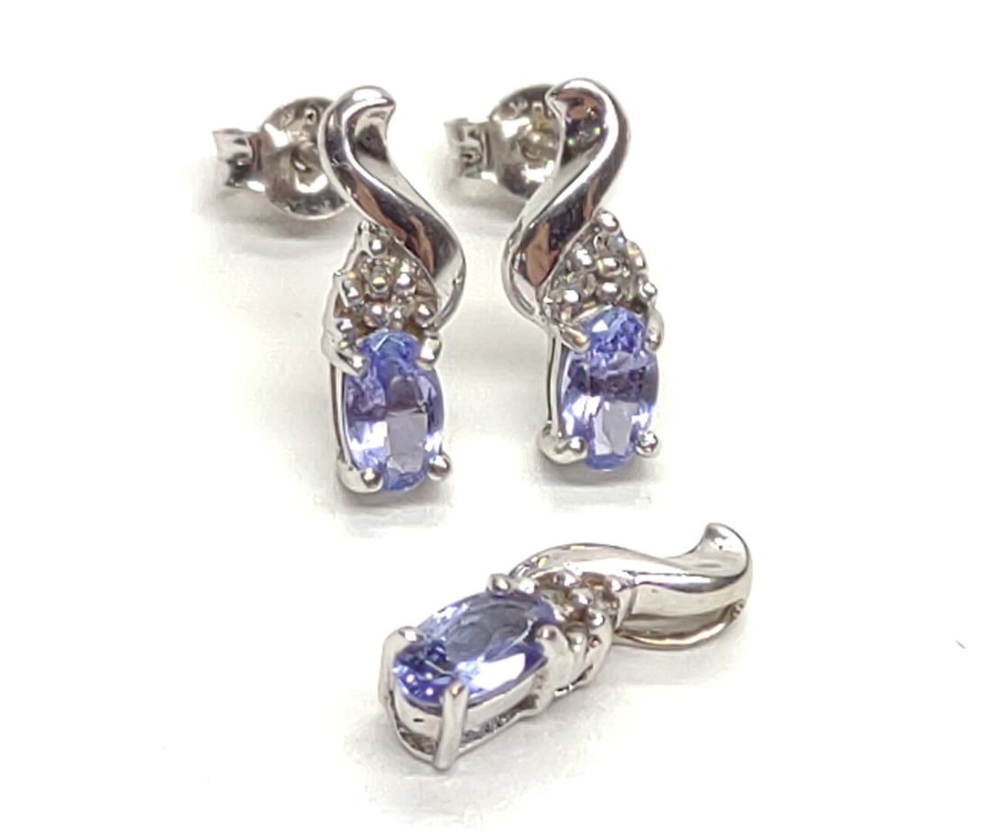 10K W. Gold Tanzanite & Diamond Pendant & Earrings (1 of 9)