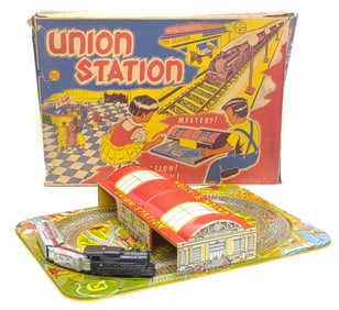 Marx Tin Union Station & Windup Train Set w/ Box