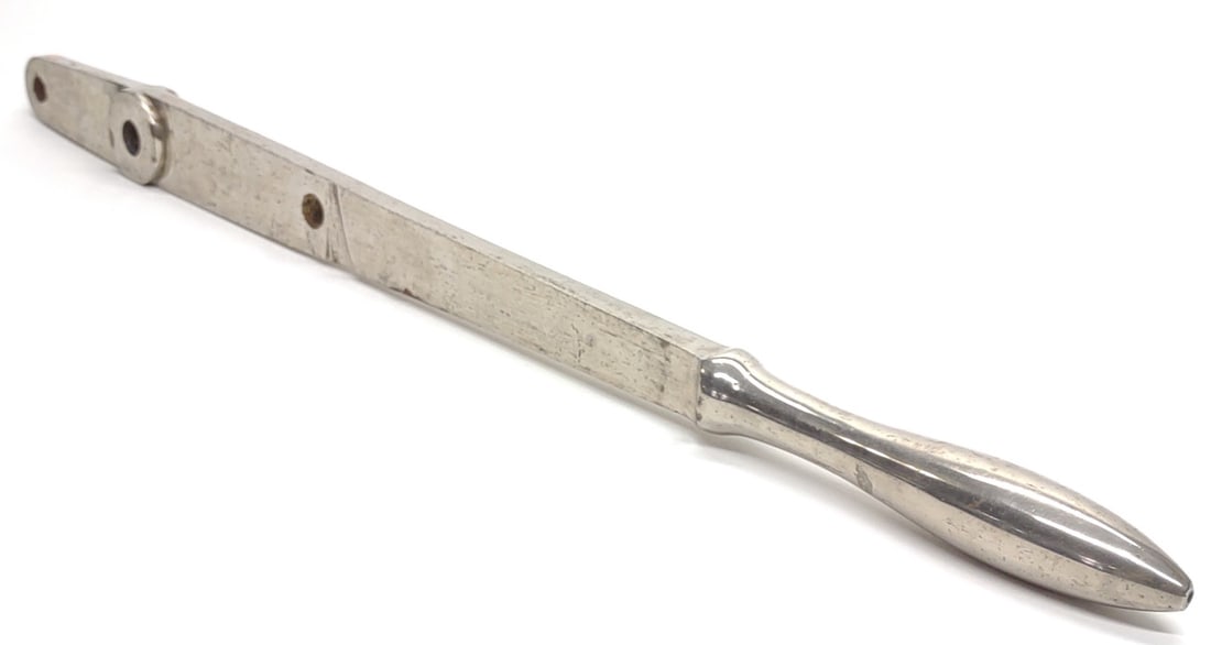 27" Steam Locomotive Throttle / Regulator Lever: 27" steam train locomotive throttle / regulator lever. Vintage / Antique. This handle is one of the many unique railroad pieces in this auction. Measures approx.: 27 x 2 x 1 1/2 in. SHIPPING OPTIONS A