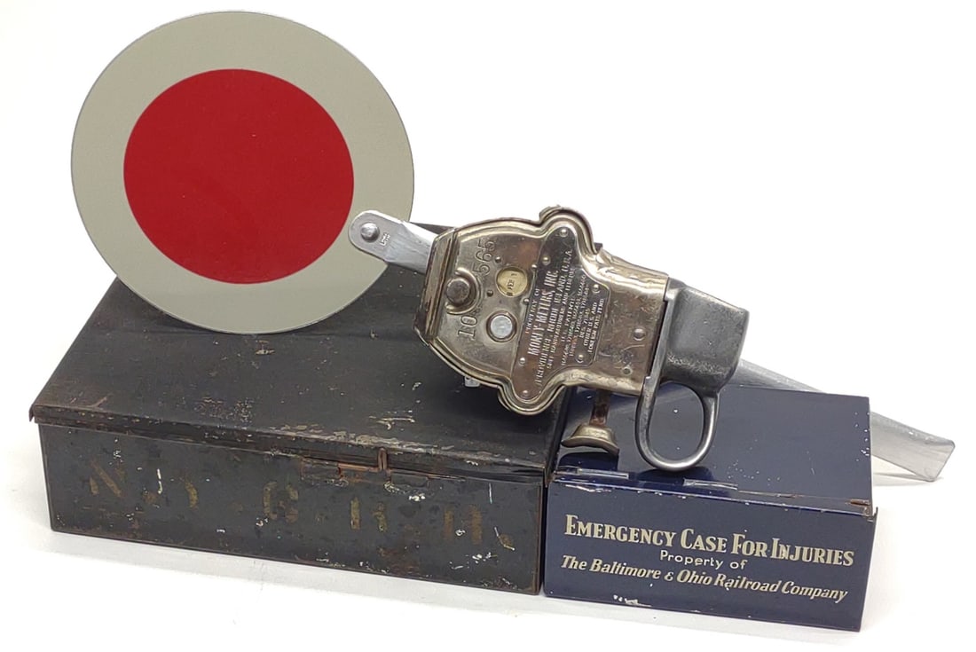 4 Railroad Items (NYC RR Box, B&O Medic Box, Etc) (1 of 15)