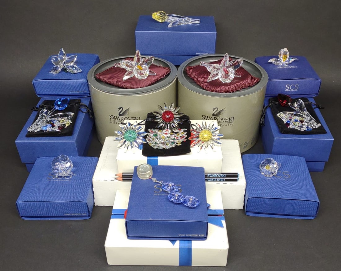 (13) Swarovski Flower Crystal Figurines w/ Boxes (1 of 8)