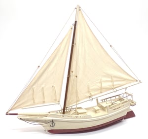 Chesapeake Bay Skipjack Scale Model Sailing Ship