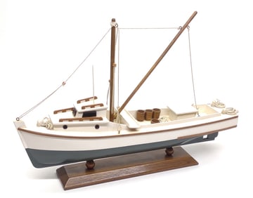 Chesapeake Bay Deadrise Model Workboat / Ship