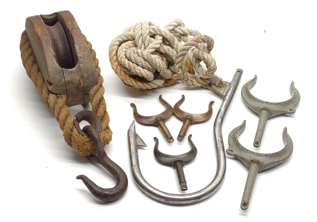7 Antique Ship Items Gaff Hook, Pulley, Oak Locks (1 of 9)
