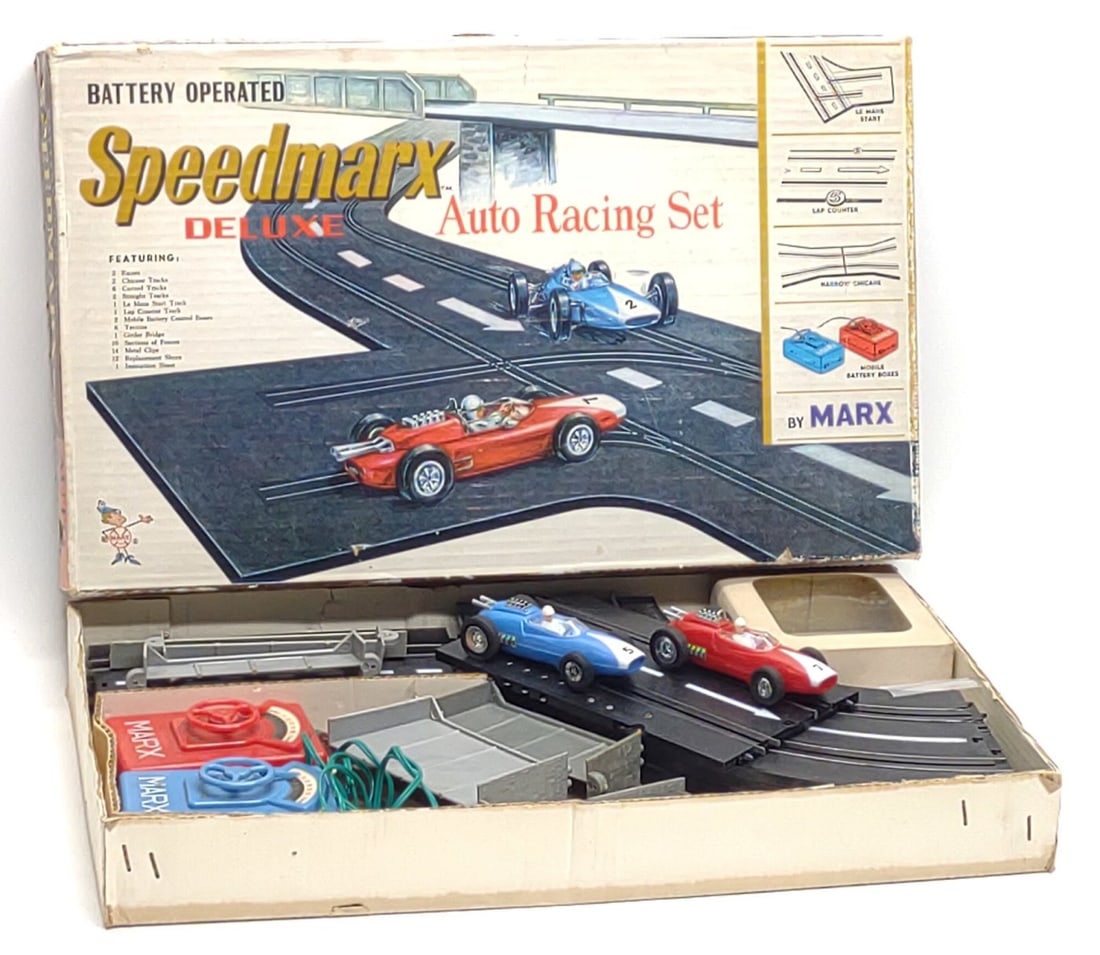 Marx Speedmarx Deluxe Auto Racing Slot Car Set (1 of 10)