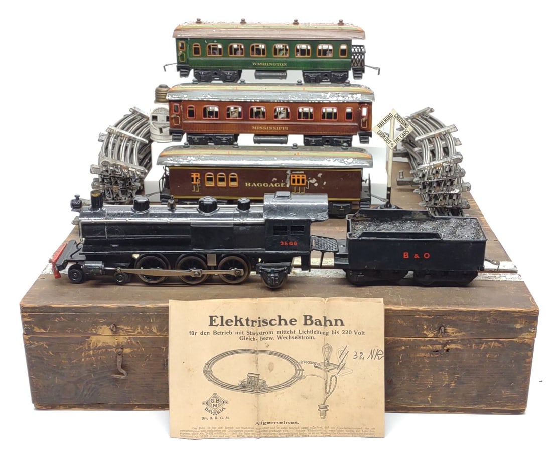 1911 Bing German B&O Electric Train & Track Set (1 of 20)
