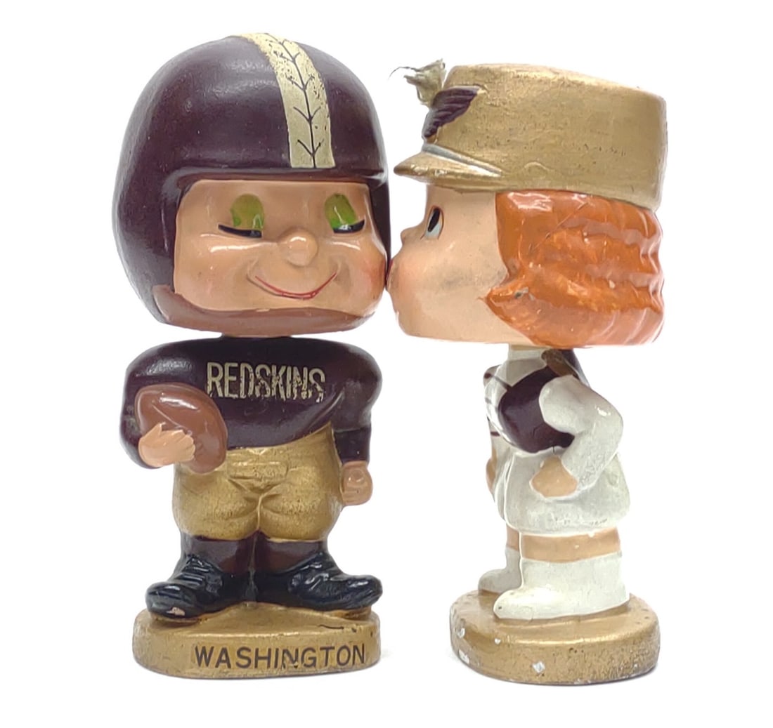 Vintage Japan Kissing Boy & Girl Redskins Nodders (1 of 7)