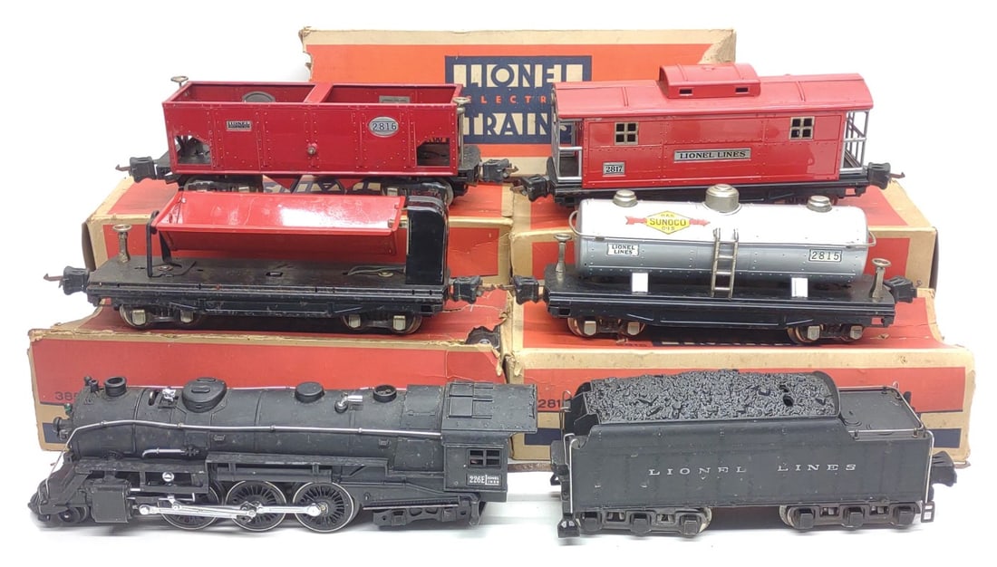 Pre-War Lionel 226E Loco, Tender & 4 Car Train Set (1 of 20)