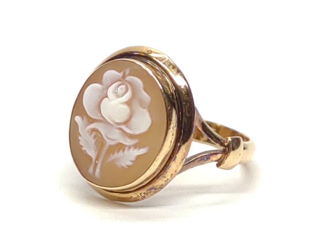 Vintage 14K Gold Carved Floral Cameo Ring (sz 4.5): Vintage 14 karat yellow gold flower carved cameo ring. Unmarked. Has been tested for gold purity. Ring size 4.5. Total weight: 2.26 grams. SHIPPING OPTIONS AVAILABLE: UPS 'Pack & Ship' or LiveShipping