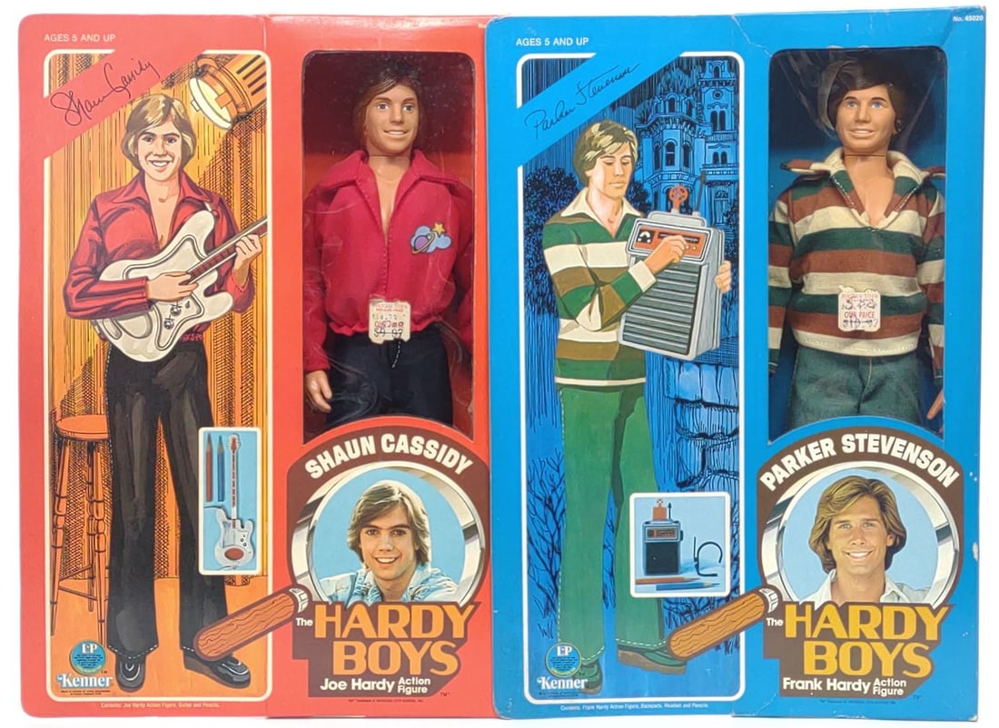 2 1978 Sealed Kenner The Hardy Boys Action Figures: 2 Vintage 1978 Kenner The Hardy Boys action figure doll toys, both factory sealed in original boxes. Includes Shaun Cassidy Joe Hardy No. 45000 action figure and Parker Stevenson Frank Hardy No. 45020