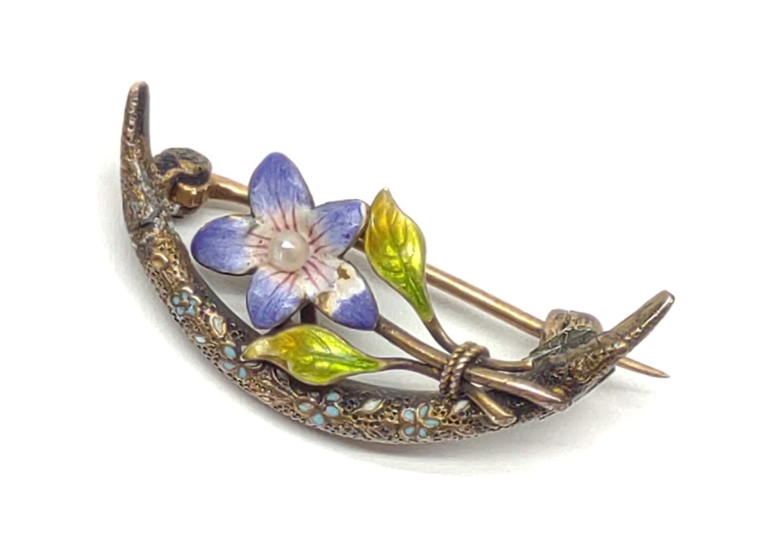 14K Gold Art Nouveau Flower Enamel Brooch / Pin: Antique, early 1900s, art nouveau 14 karat yellow gold and enamel floral brooch. C clasp has been replaced with locking clasp. Unmarked. Pin stem and brooch have both been tested for gold purity. Tota
