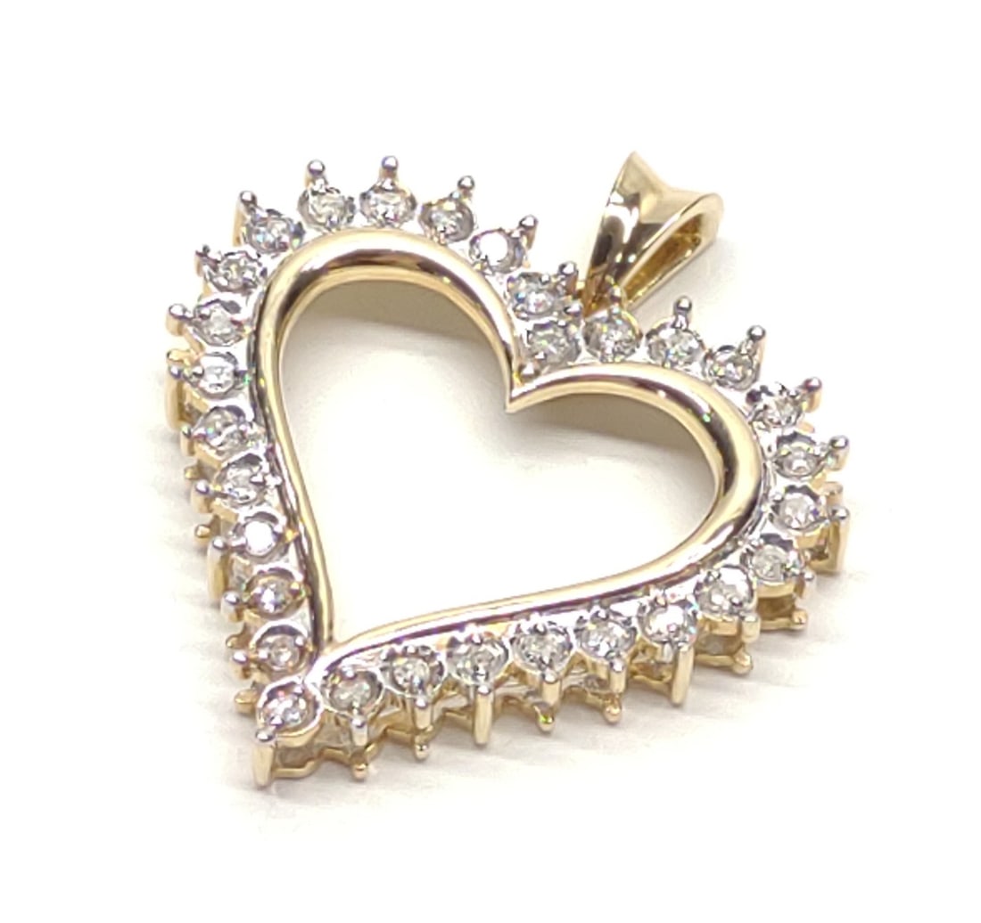 10K Gold & Diamond 0.45ctw Heart Pendant (1 of 6)