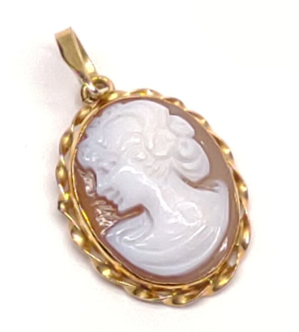 14K Gold Carved Cameo Shell Pendant (1 of 6)