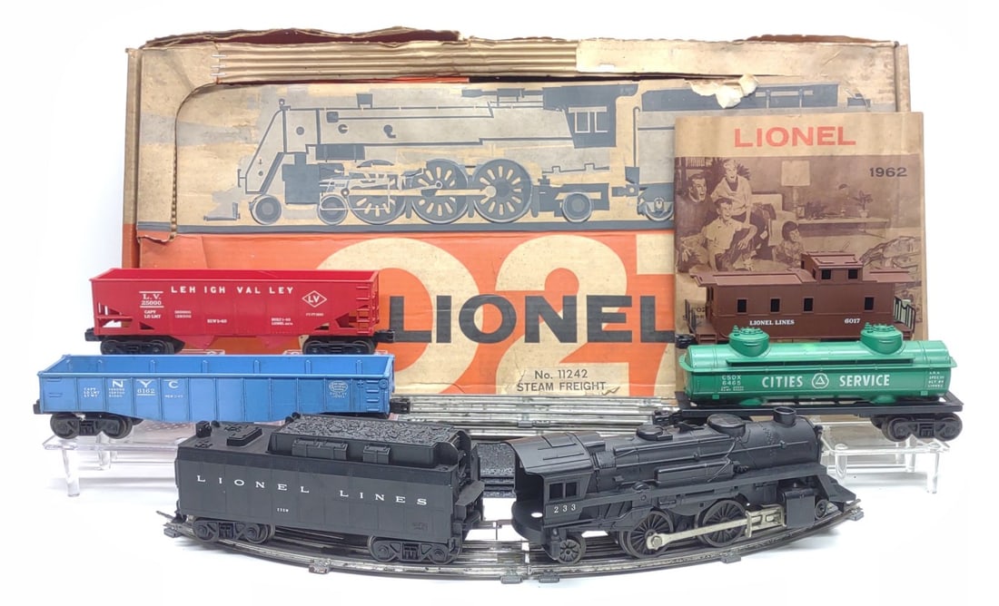 1962 Lionel 11242 Steam Freight Train Set w/ Box (1 of 17)