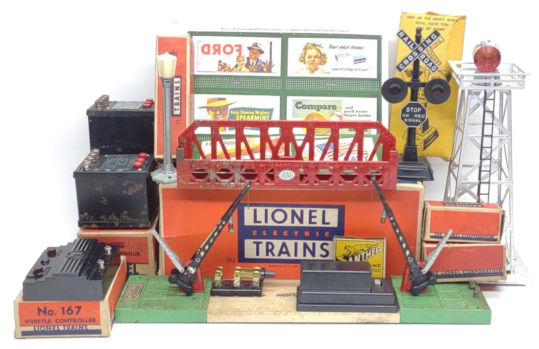 Vintage Lionel Train Accessories (Incl. Pre-War) (1 of 12)