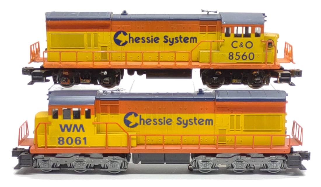 2 Lionel Chessie 8061 & 8560 Diesel Locomotives (1 of 7)
