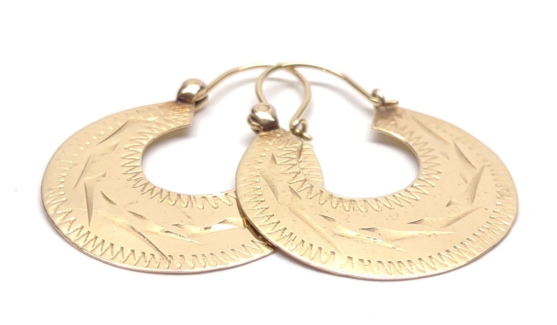 14K Yellow Gold Cuban Hoop Earrings: Pair of 14 karat yellow gold flat engraved cuban hoop style earrings. Marked "14K" on posts. Has been tested for gold purity. Total weight: 1.95 grams. SHIPPING OPTIONS AVAILABLE: UPS 'Pack & Ship' or