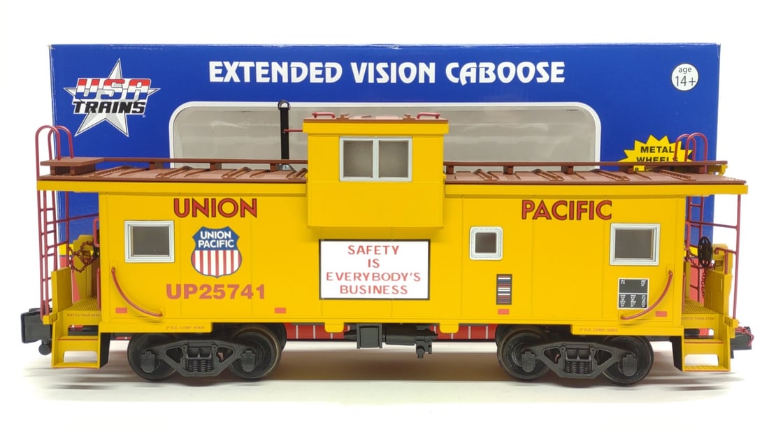 USA Trains R12103 G Union Pacific Caboose #25733 (1 of 10)