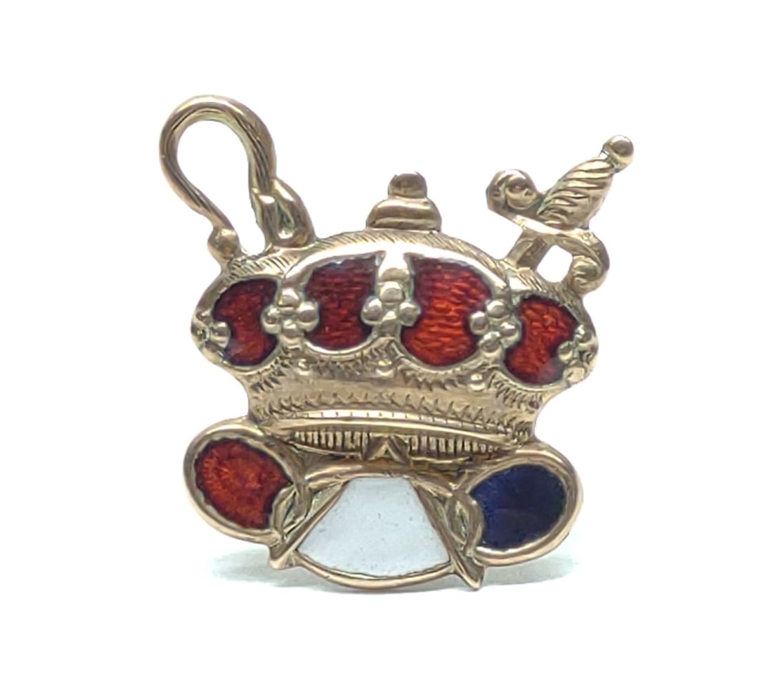 10K Gold & Enamel Order of Odd Fellows Lapel Pin: Antique, late 1900s, 10 karat gold and enamel fraternal Independent Order of Odd Fellows screwback lapel pin. Has been tested for gold purity. Pin backing is not gold. Total weight: 3.86 grams SHIPPIN