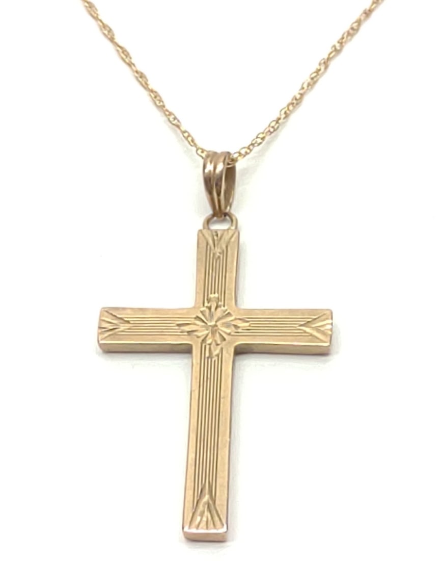 10K Yellow Gold Cross Necklace Pendant & Chain 18": 10 karat yellow gold religious cross necklace pendant with 10k twist rope chain. Chain measures 18" long. Clasp is marked "DO 10K", pendant is marked "10K Esemco". Both have been tested for gold purit