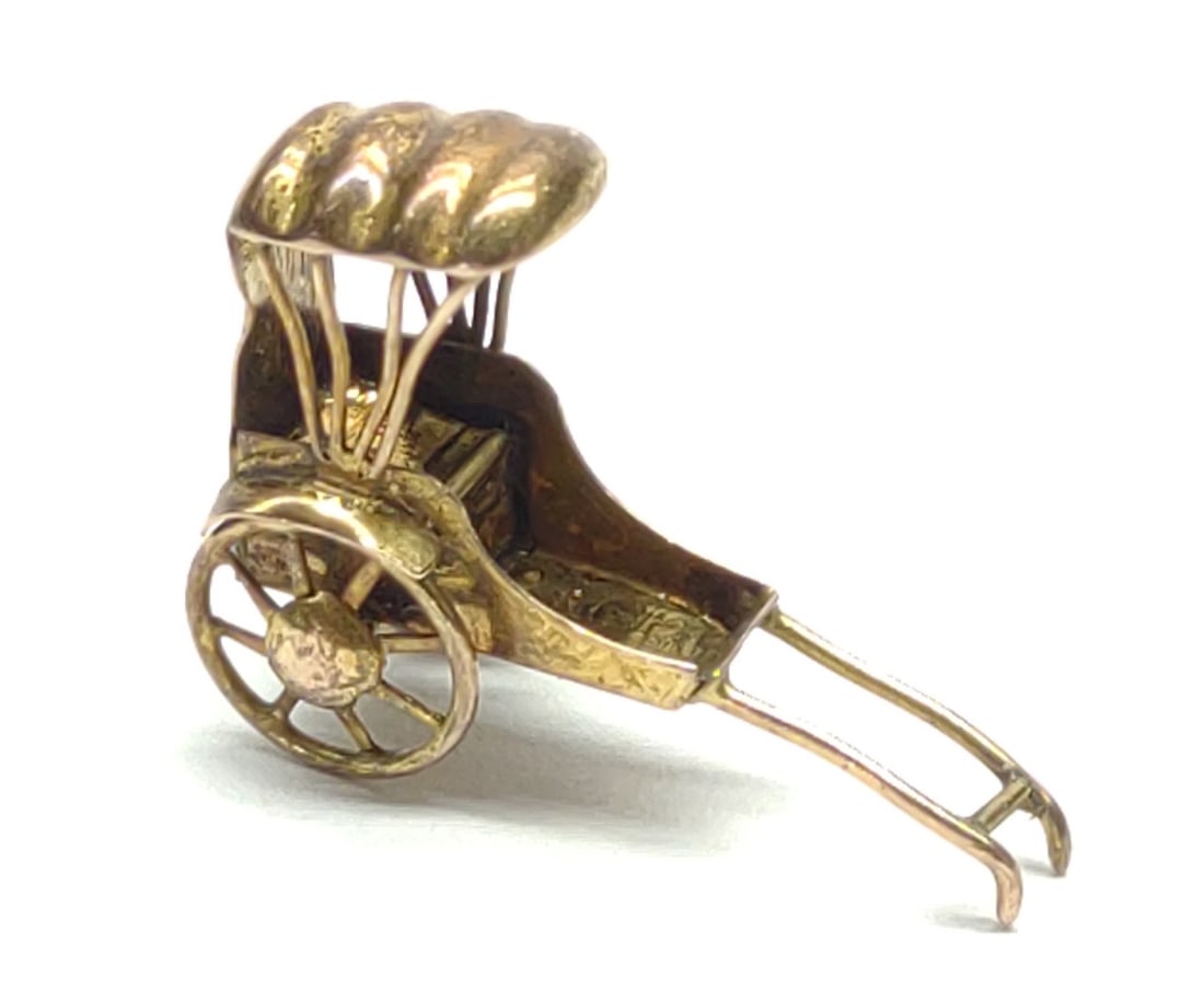 14K Yellow Gold Rickshaw Charm Pendant: Vintage 14 karat yellow gold rickshaw cart charm / necklace pendant with moving wheels. Backside is marked "14K". Has been tested for gold purity. Total weight: 1.0 grams. SHIPPING OPTIONS AVAILABLE: