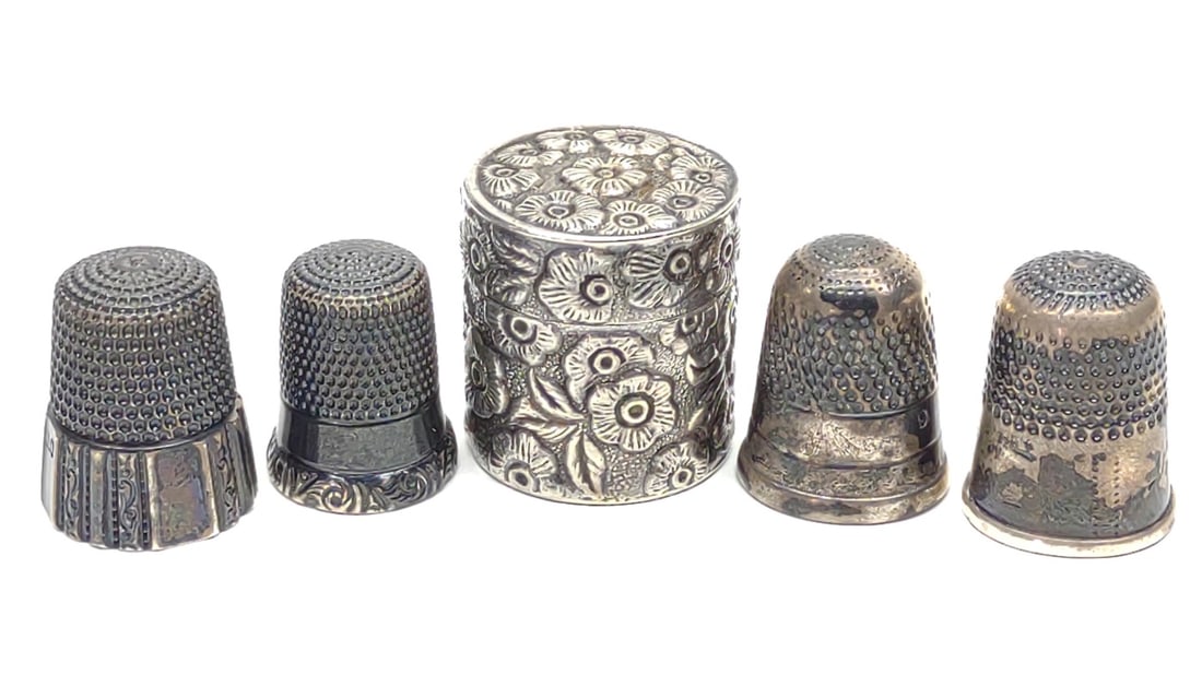 5 pc Sterling Silver Thimble Holder & Thimbles (1 of 8)