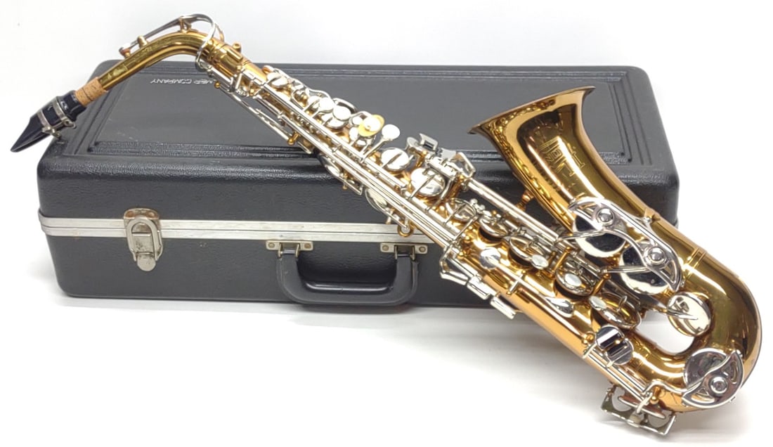 Selmer Bundy II Alto Saxophone w/ Case (1 of 12)
