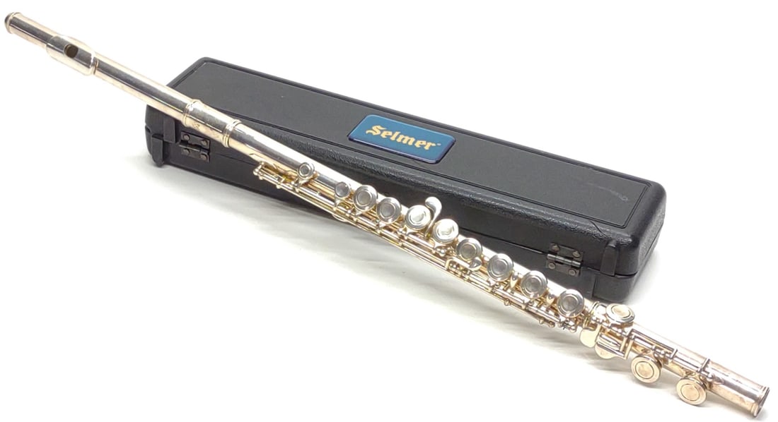 Selmer FL302 Flute w/ Hard Case (Silver Plated) (1 of 12)