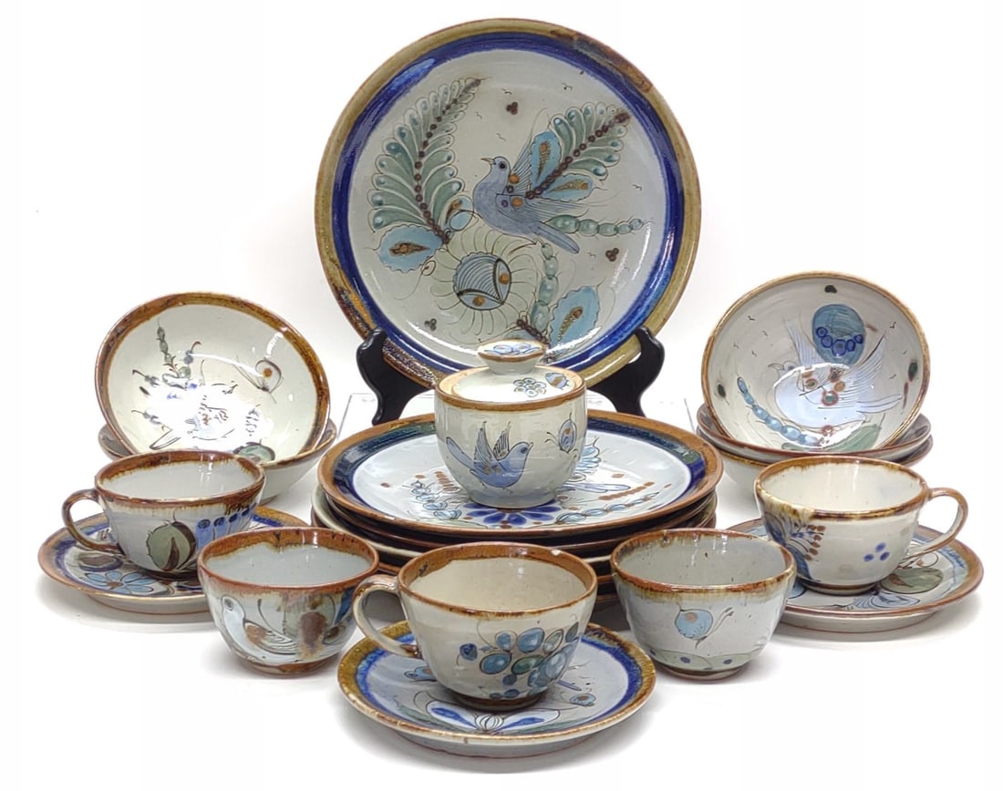 20 pc Ken Edwards El Palomar Signed Pottery Set: Vintage 1960s-70s Ken Edwards signed "El Palomar" glazed pottery dinnerware set. Includes 4 tea / coffee cups, 1 non-handle cup, 1 lidded creamer, 1 serving plate, 5 dinner plates, 3 saucers, and 5 bo
