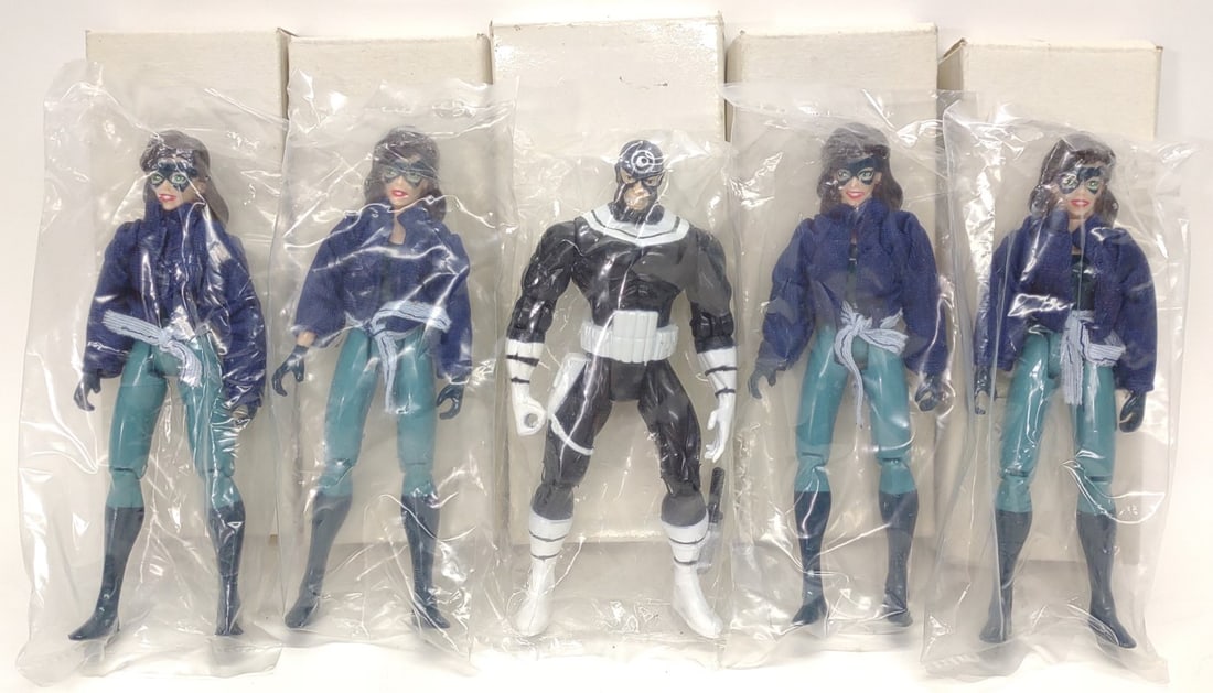 (5) 1995 Marvel Toyfare Mail Away Action Figures: 5 Vintage 1995 Toy Biz Marvel mail away exclusive toyfare action figure toys. Includes 4 X-Men shadowcat Kitty Pryde action figures and 1 Daredevil Bullseye action figure. All toys are sealed in origi
