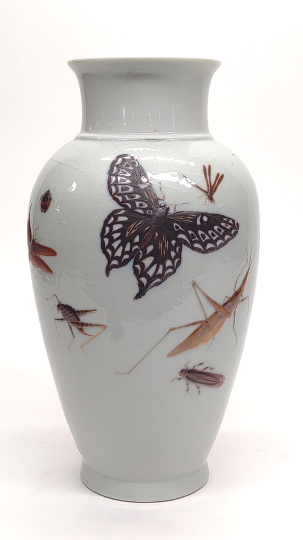 Chinese Enamel Insect Pattern Vase - 6