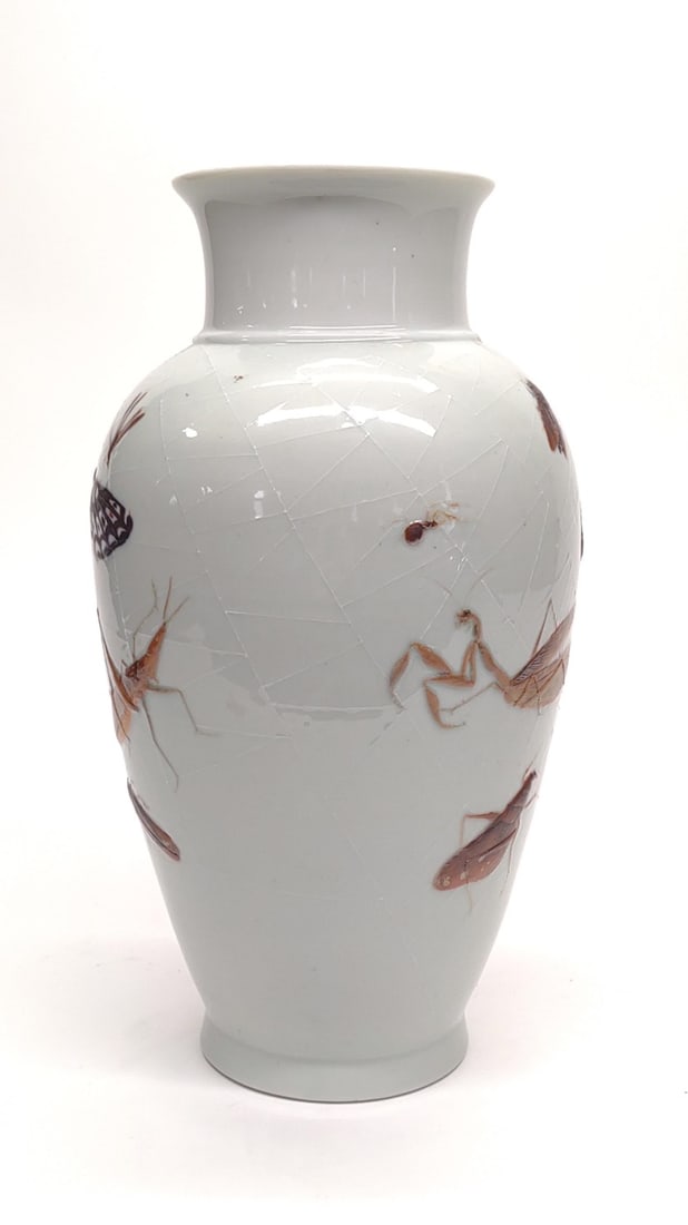 Chinese Enamel Insect Pattern Vase - 7