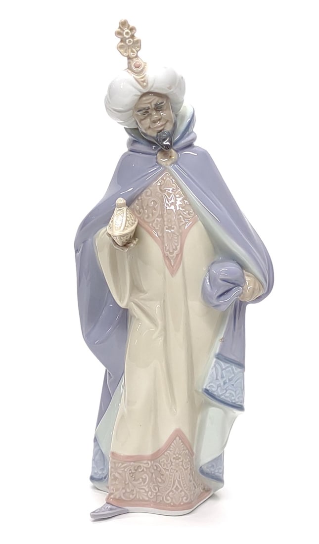 Lladro 5481 King Balthasar Porcelain Figurine (1 of 8)