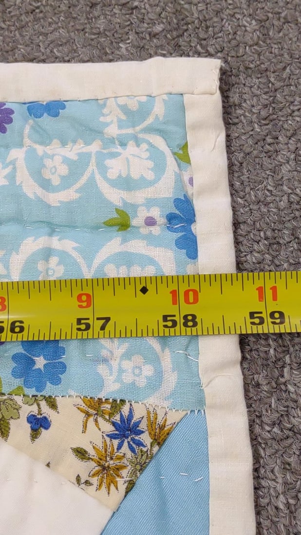 59x77" Spinning Wheels Pattern Quilt - 2