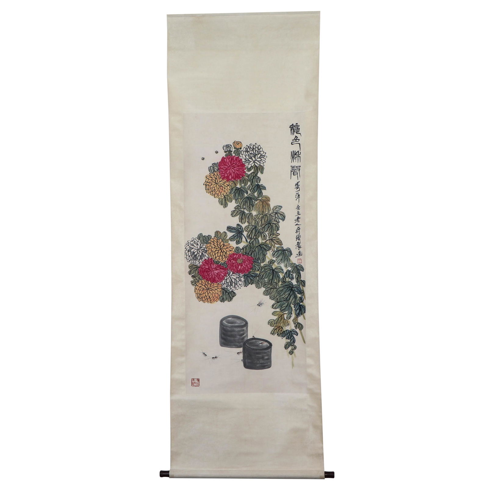 A CHINESE PAINTING OF CHRYSANTHEMUM SIGNED QI BAISHI (1 of 6)