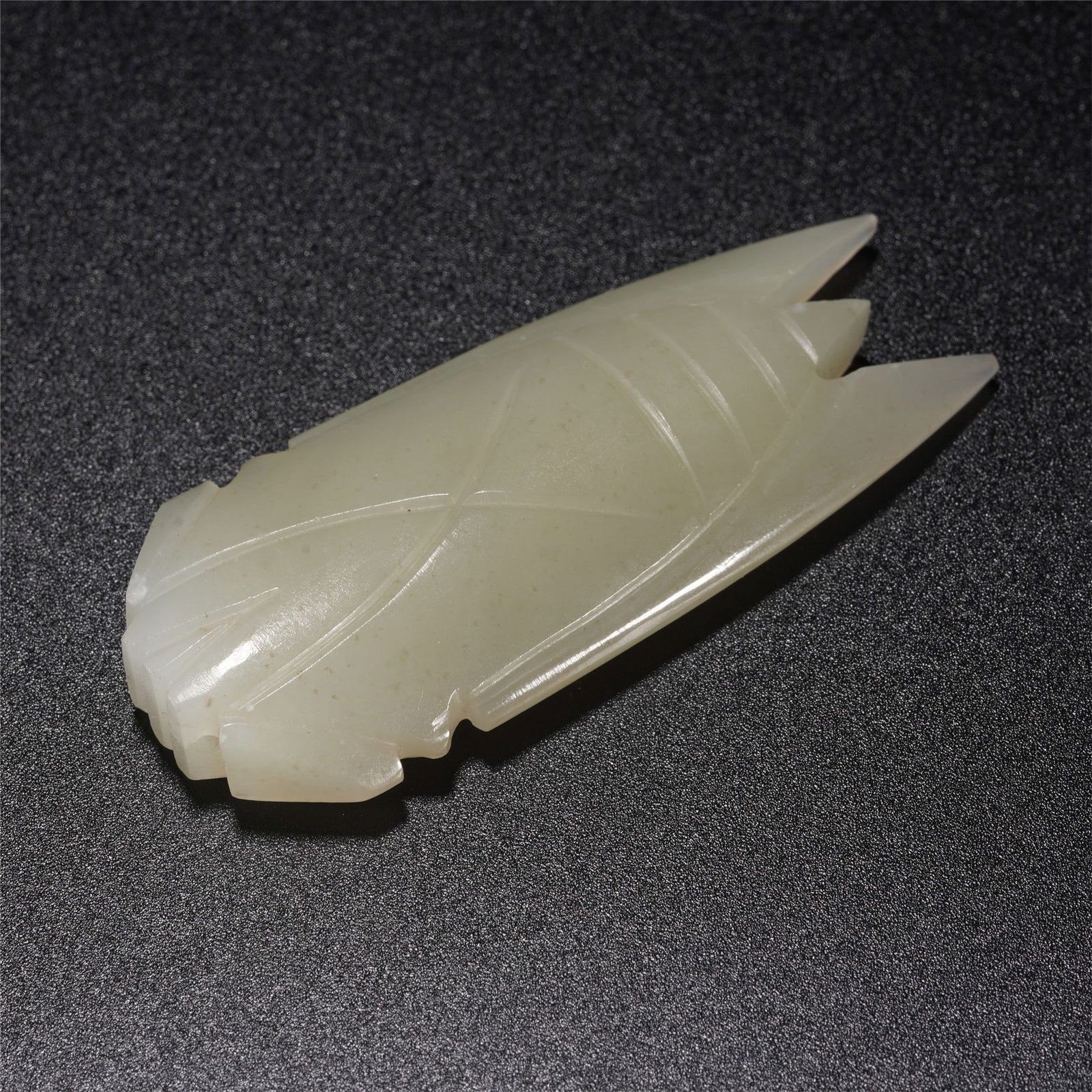 A CHINESE CARVED WHITE JADE CICADA (1 of 8)