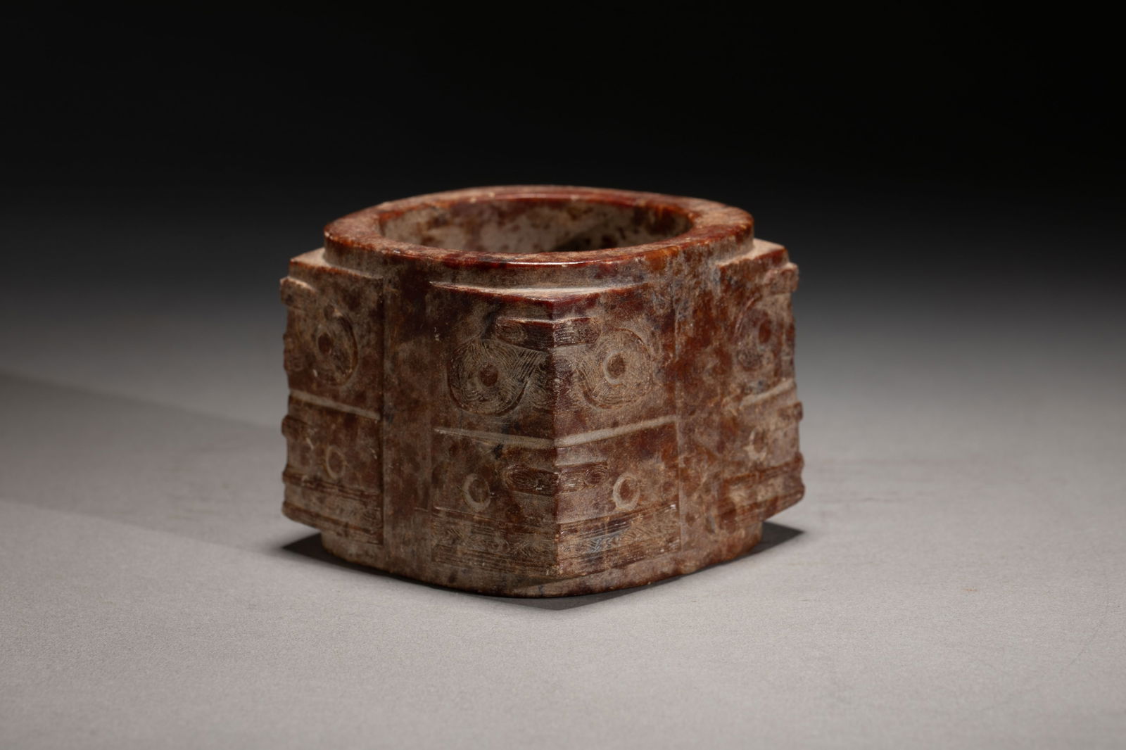AN ARCHAISTIC CARVED JADE CONG (1 of 10)