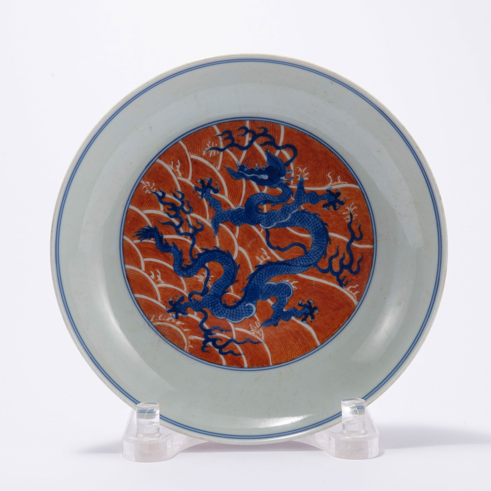A CHINESE UNDERGLAZE BLUE AND IRON RED GLAZE PORCELAIN DISH (1 of 10)