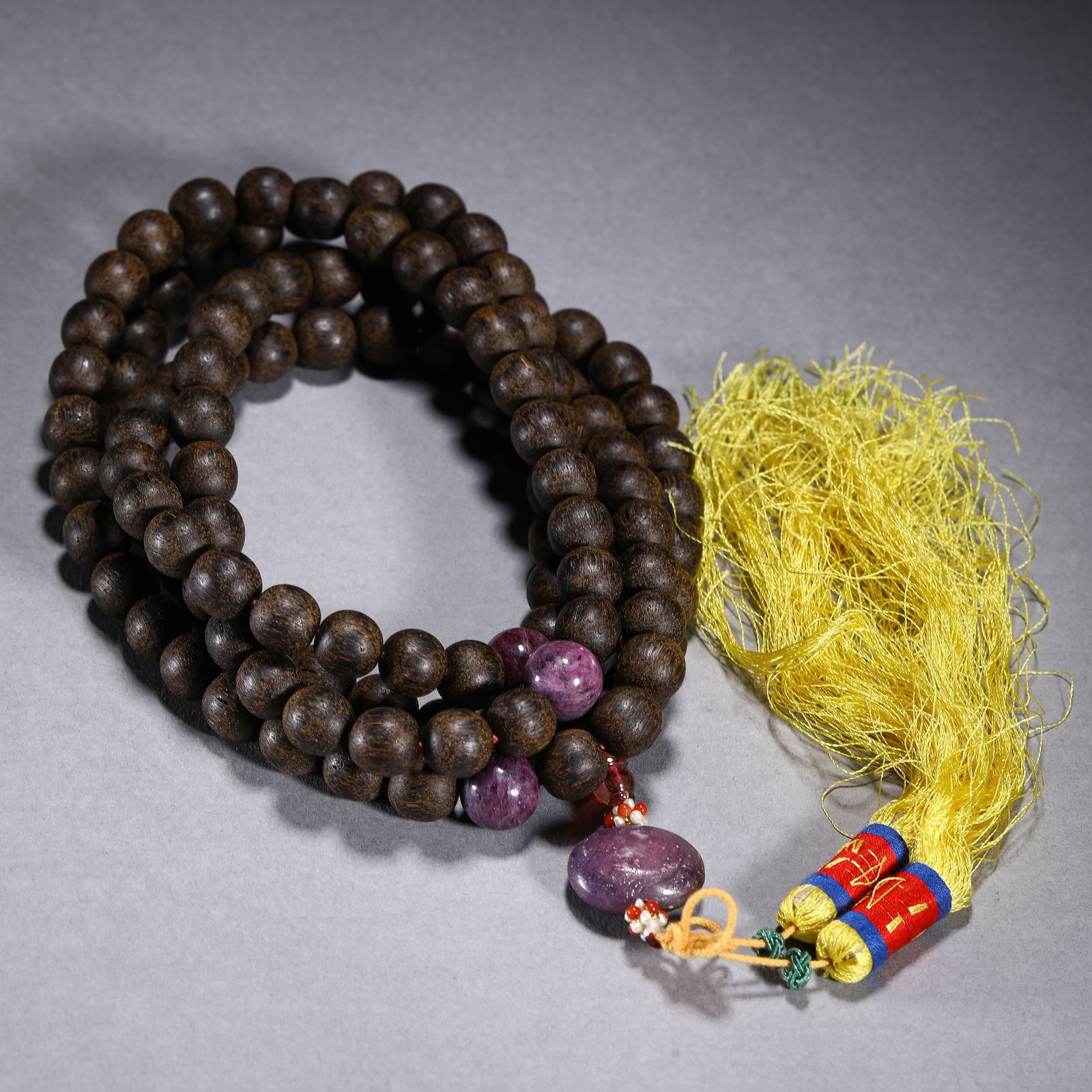 A CHINESE IMPERIAL ALOES WOOD PRAYER BEADS CHENXIANG (1 of 9)
