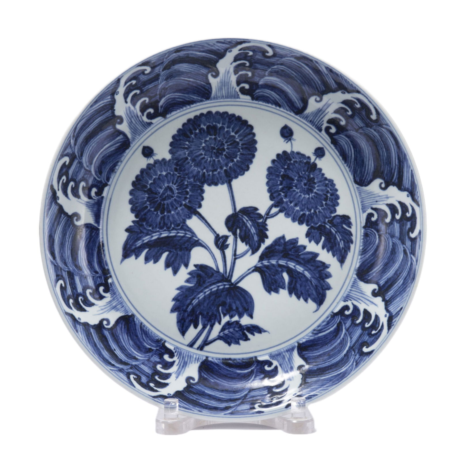 A CHINESE BLUE AND WHITE PORCELAIN DISH ,MING (1 of 10)