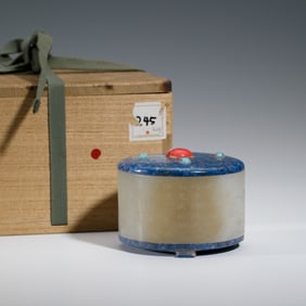 A HARDSTONES INLAID WHITE JADE CENSER WITH COVER