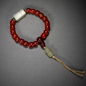 A JADE AND AGATE PRAYER BEADS SHOUCHUAN