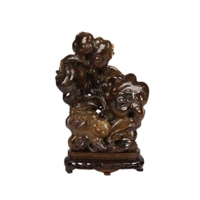 A CARVED AGATE LINGZHI DECORATION