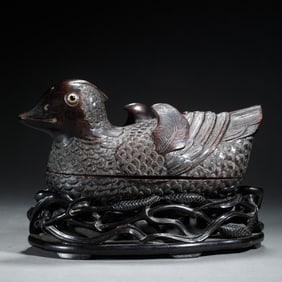 A FINE CARVED ROSEWOOD DUCK-FORM BOX WITH COVER