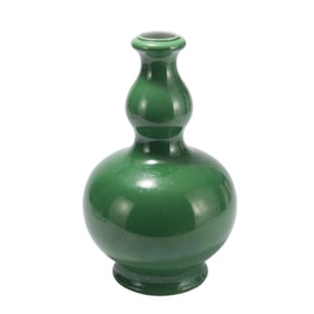 A GREEN GLAZE DOUBLE-GOURDS VASE