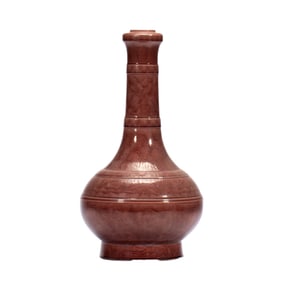 AN AUBERGINE GLAZE BOTTLE VASE