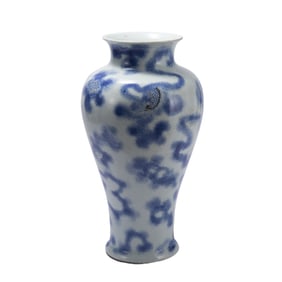 A BLUE AND WHITE UNDERGLAZED RED PORCELAIN VASE,QING
