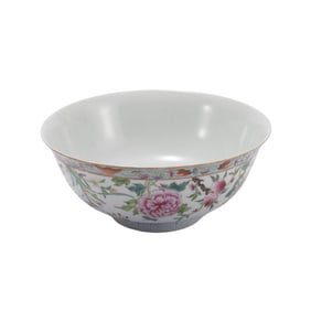 A CHINESE FAMILLE ROSE FLOWER PORCELAIN BOWL